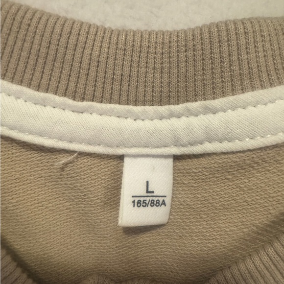 Source Unknown Tan Dog Sweater with Ghost Design - Picture 3 of 5